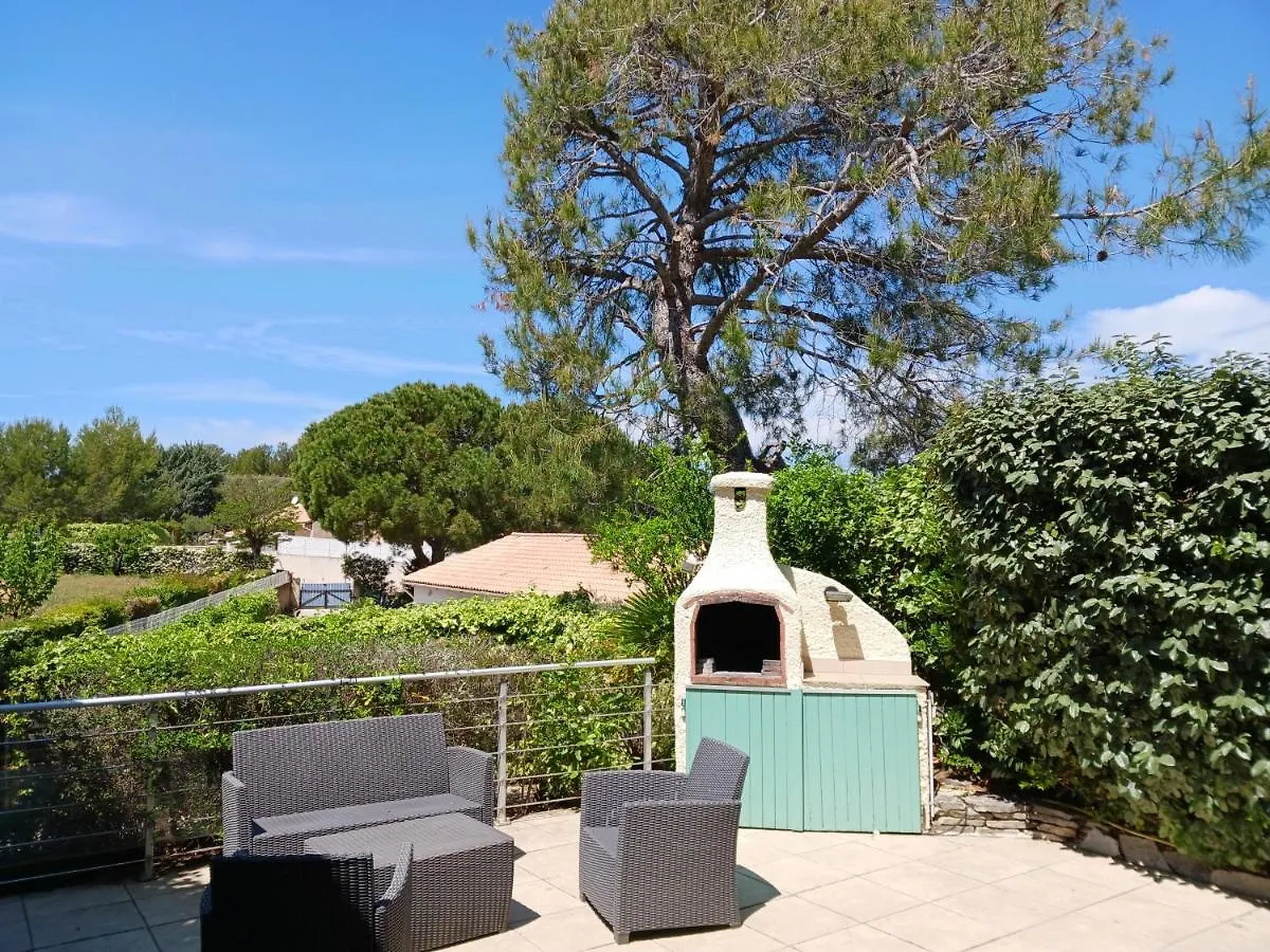 Appartement T3 Rez de Jardin,Piscine Privée à Saint-Cyr-sur-Mer 0*,  France